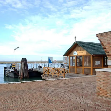 Junior Πανσιόν